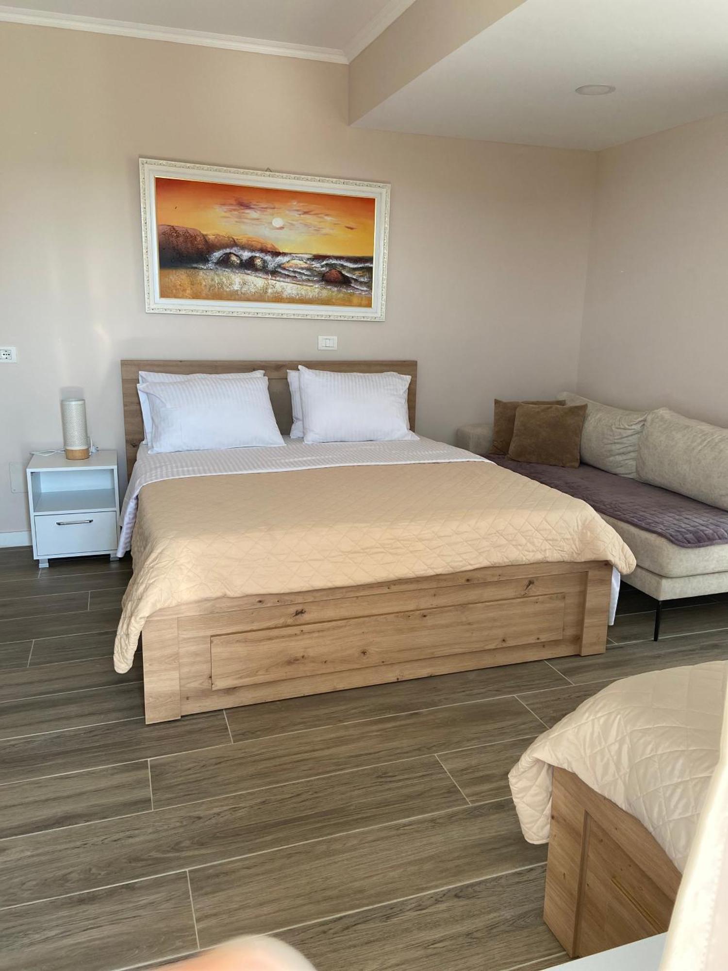 Persephone Hotel Himare Exterior photo