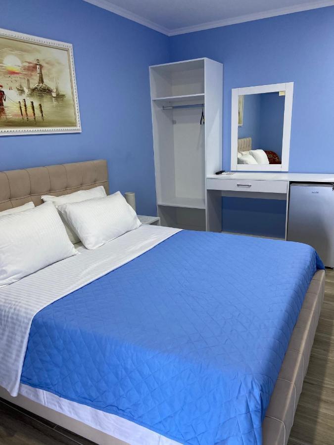 Persephone Hotel Himare Exterior photo